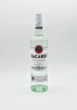 Bacardi Carta Blanca Superior White Rum Puerto Rico | 37,5 % Vol | 0,7 L -Haribo || Tassimo || Senseo Verkaufsgeschäft 4a6f5ff1aed26fd72f5c1f042430da63