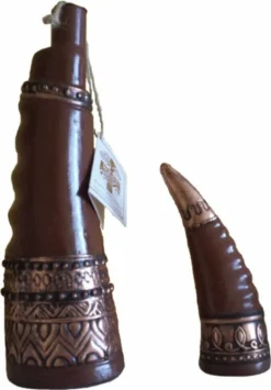 Georgischer Rotwein Im Tongefäß Mit Trinkhorn 0,75L Saperavi Cabernet Sauvignon