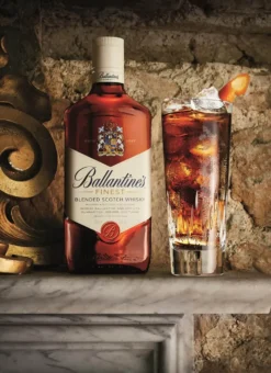 Ballantine's Finest Blended Scotch Whisky | 40 % Vol | 0,7 L -Haribo || Tassimo || Senseo Verkaufsgeschäft b8ece9f951f4eb74195d3c49e62ef8f8